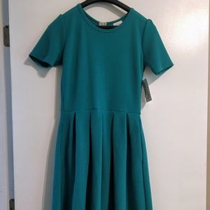 NWT LuLaroe Amelia Dress-Size Small